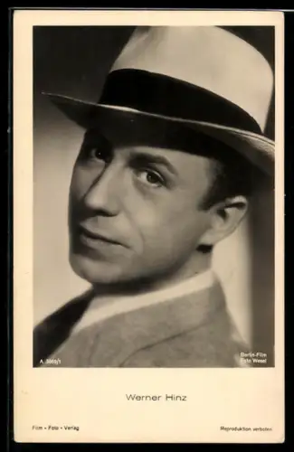 AK Schauspieler Werner Hinz mit Hut von der Seite