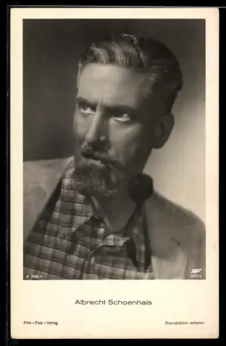 AK Schauspieler Albrecht Schoenhals mit Pfeiffe