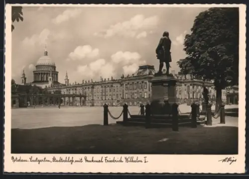 AK Potsdam, Lustgarten, Stadtschloss, Denkmal Friedrich Wilhelm I