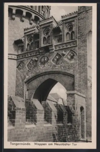 AK Tangermünde, Wappen am Neustädter Tor