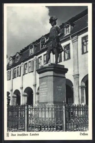 AK Dessau, Denkmal Der alte Dessauer