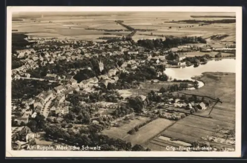 AK Alt Ruppin /Märkische Schweiz, Luftaufnahme der Stadt und Umgebung