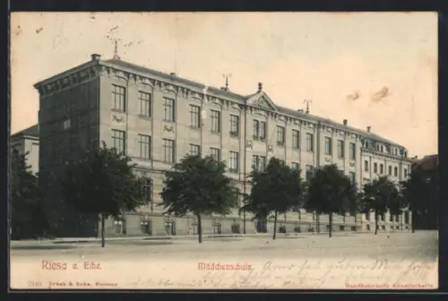 AK Riesa a. Elbe, Partie vor der Mädchenschule