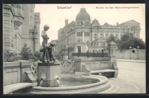 AK Düsseldorf, Brunnen vor dem Hohenzollerngymnasium