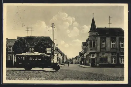 AK Friesack /Mark, Omnibus in der Berliner Strasse