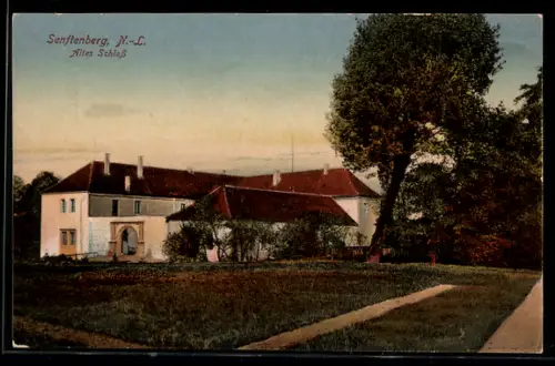 AK Senftenberg /N.-L., Altes Schloss mit Anlagen