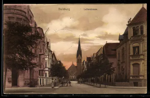 AK Duisburg, Lutherstrasse mit Blick zur Kirche
