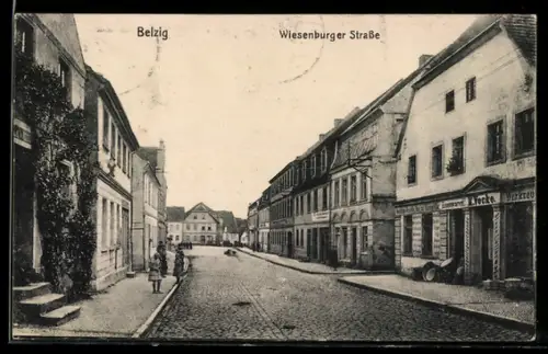 AK Belzig, Wiesenburger Strasse mit Eisenwaren R. Vecke