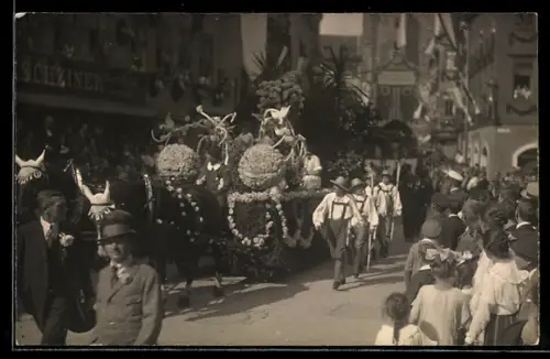 Foto-AK Coburg, Einweihung der Veste Coburg 1924, Festzug mit geschmücktem Wagen