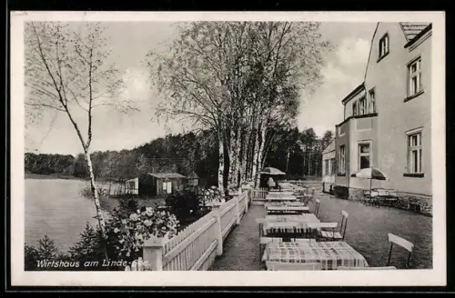 AK Linde bei Löwenberg, Wirtshaus am Linden-See, Blick auf die Terrasse