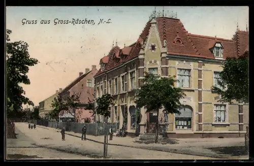 AK Gross-Räschen /N.-L., Strassenpartie mit Wohnhäusern