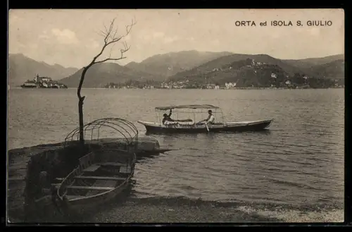 AK Orta, Orta ed Isola S. Giulio, Vista del lago con barche e monti sullo sfondo