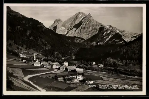 AK Gries in Fassa /Dolomiti, Presso Canazei verso Marmolada, paesaggio dolomitico con villaggio e montagne maestose