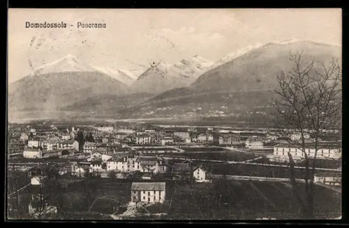 AK Domodossola, Panorama della città con montagne sullo sfondo
