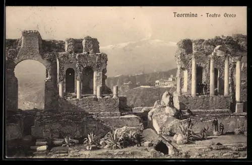 AK Taormina, Teatro Greco con vista sull`Etna innevato