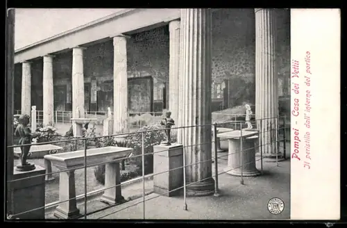 AK Pompei, Casa dei Vettii, il peristilio dall`interno del portico