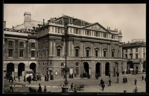 AK Milano, Facciata Teatro della Scala