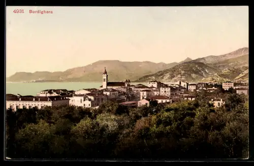 AK Bordighera, Panorama della città con vista sulle montagne e sul mare
