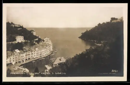AK Portofino, Vista dal Castel S. Giorgio sul porto e il mare