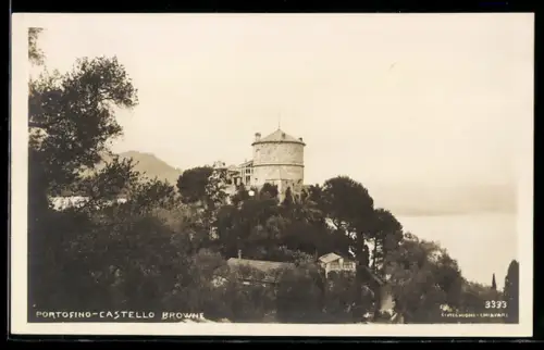 AK Portofino, Castello Browne su una collina con vista sul mare