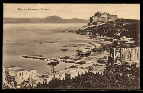 AK Baia, Panorama e Castello con vista sulla costa e le barche ormeggiate