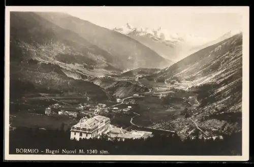 AK Bormio, Bagni Nuovi, Vista panoramica della valle con montagne innevate sullo sfondo