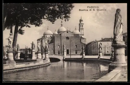 AK Padova, Basilica di S. Giustina con statue e canale sullo sfondo