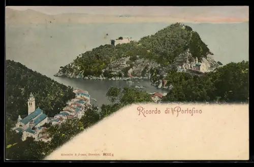 AK Portofino, Veduta panoramica della baia e del borgo storico con vegetazione lussureggiante