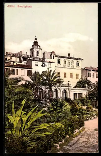 AK Bordighera, Vista su edifici storici e palme lussureggianti