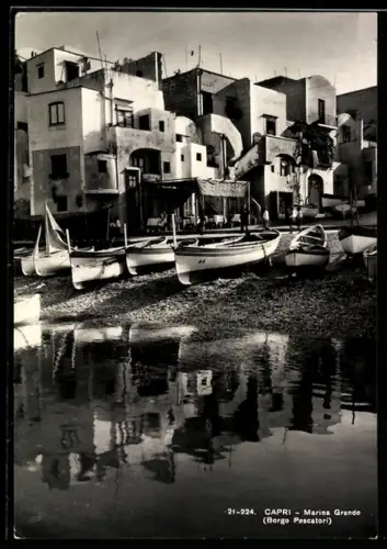 AK Capri /Marina Grande, Borgo Pescatori con barche sulla spiaggia e case sullo sfondo