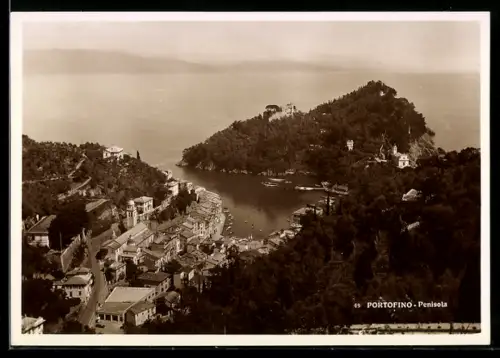 AK Portofino, Vista panoramica della penisola e del porto con barche