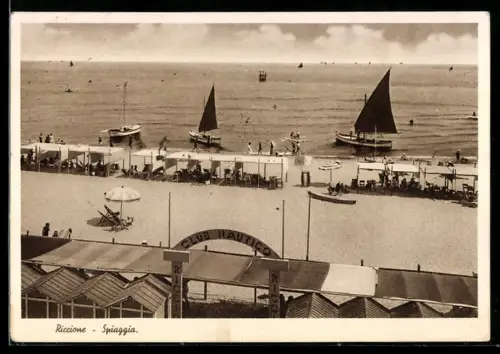 AK Riccione, Spiaggia con barche a vela e Club Nautico sullo sfondo
