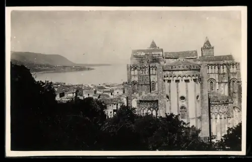 AK Cefalu, Vista della cattedrale e della costa in lontananza