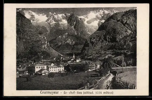 AK Courmayeur /Aosta, Le chef-lieu con vista sulle montagne imponenti