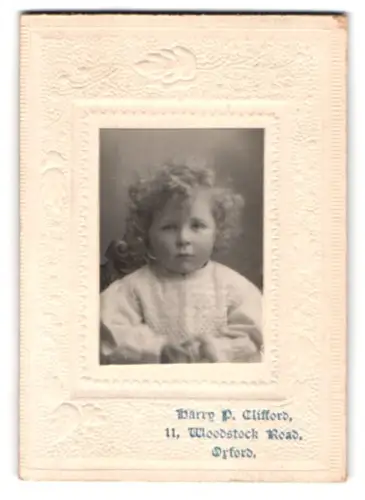 Fotografie Harry P. Clifford, Oxford, Woodstock Road 11, Porträt des Kindes Otto B.