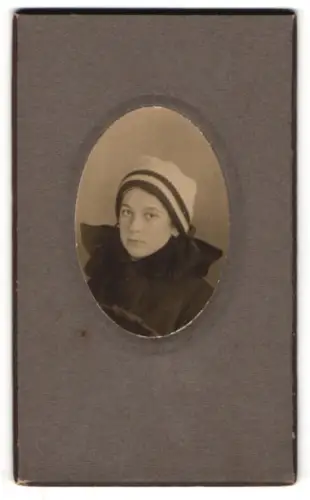 Fotografie unbekannter Fotograf und Ort, Porträt der Frau Cora Laidlaw