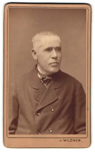 Fotografie J. Wildner, Wien, Hernalser Hauptstrasse 42, Porträt des Herrn Victor Dvorzak, 1904