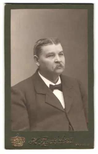 Fotografie H. Barthelsson, Norrtelje, Porträt eines Herrn