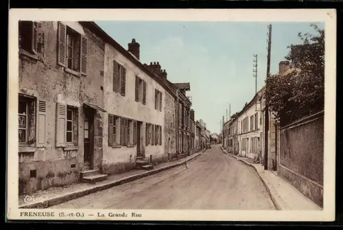 AK Freneuse /S.-et-O., La Grande Rue