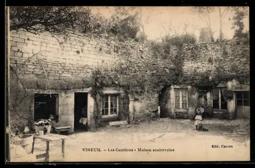 AK Vineuil-Saint-Firmin, Les Carrières a Vineuil, Maison souterraine