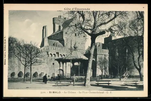 AK Saint-Malo /Côte d`Émeraude, Le Château et la Place Chateaubriand