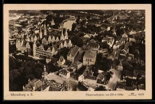 AK Merseburg a. S., Fliegeraufnahme des Stadtzentrums