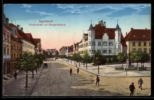 AK Ingolstadt, Harderstrasse mit Kriegerdenkmal aus der Vogelschau