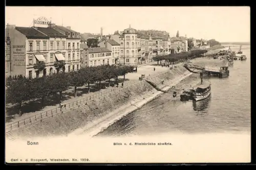 AK Bonn, Blick von der Rheinbrücke abwärts, Hotel Dissmann, Rheinufer, Schiffsanleger