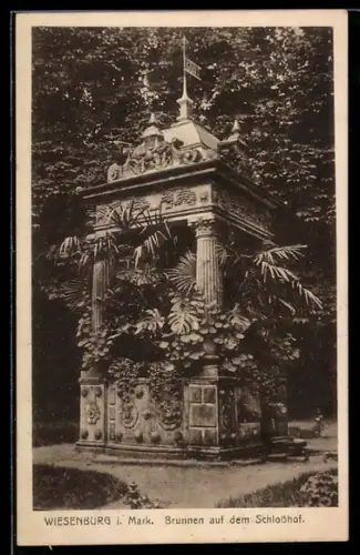 AK Wiesenburg i. Mark, Brunnen auf dem Schlosshof