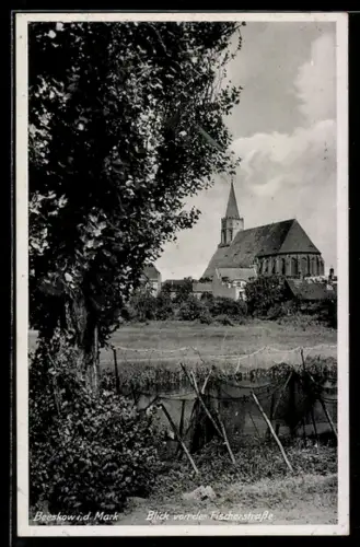 AK Beeskow i. d. Mark, Partie in der Fischerstrasse in Richtung der Kirche