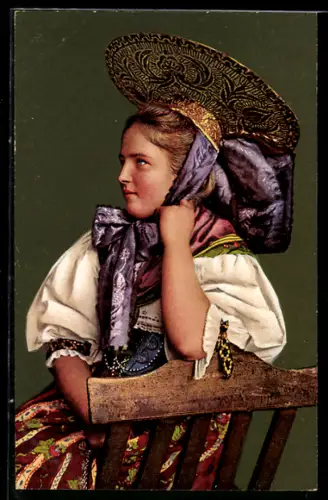 AK Waldkirch /St. Gallen, Mädchen in Tracht