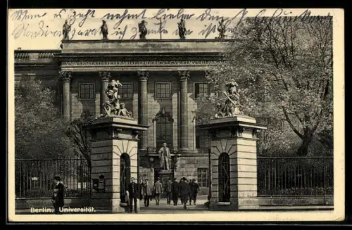 AK Berlin, Eingang zur Universität