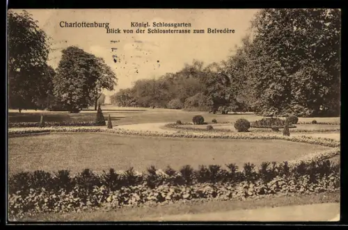 AK Berlin-Charlottenburg, Königlicher Schlossgarten, Blick von der Schlossterrasse zum Belvedère