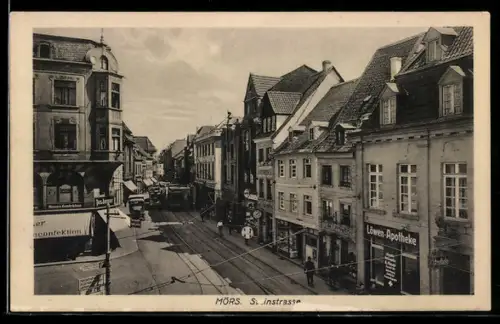AK Mörs, Steinstrasse mit Löwen-Apotheke, Strassenbahn